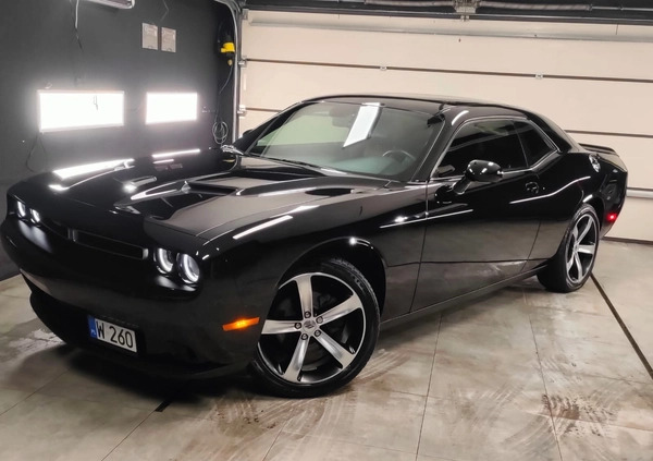 Dodge Challenger cena 135000 przebieg: 25980, rok produkcji 2019 z Radom małe 781